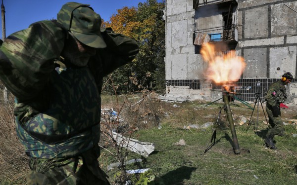 "Информационные войска" показали жителям "ДНР", как террористы их убивают, а затем пытаются обмануть: опубликован резонансный кадр