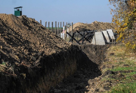 В Донбассе Украина не контролирует почти 300 км границы с Россией