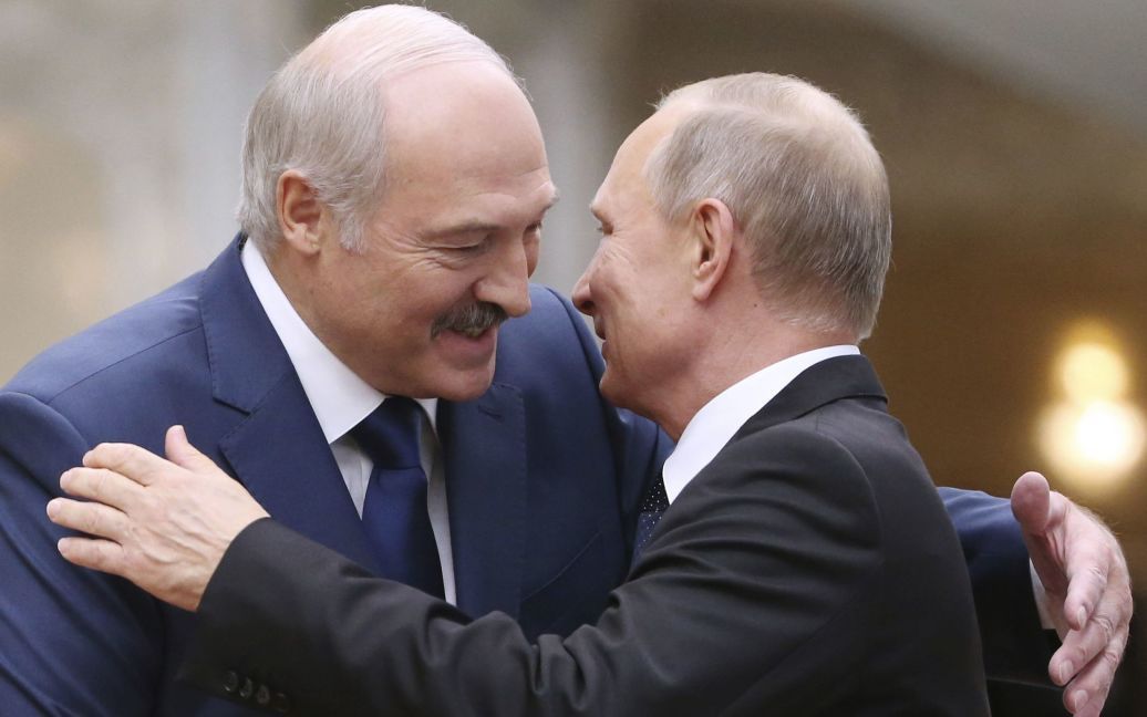 Лукашенко отлично понимает юридические последствия – Подоляк прокомментировал встречу с Путиным в Беларуси