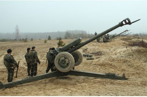Террористы "ДНР" открыли плотный артиллерийский огонь по украинским бойцам под Старогнатовкой