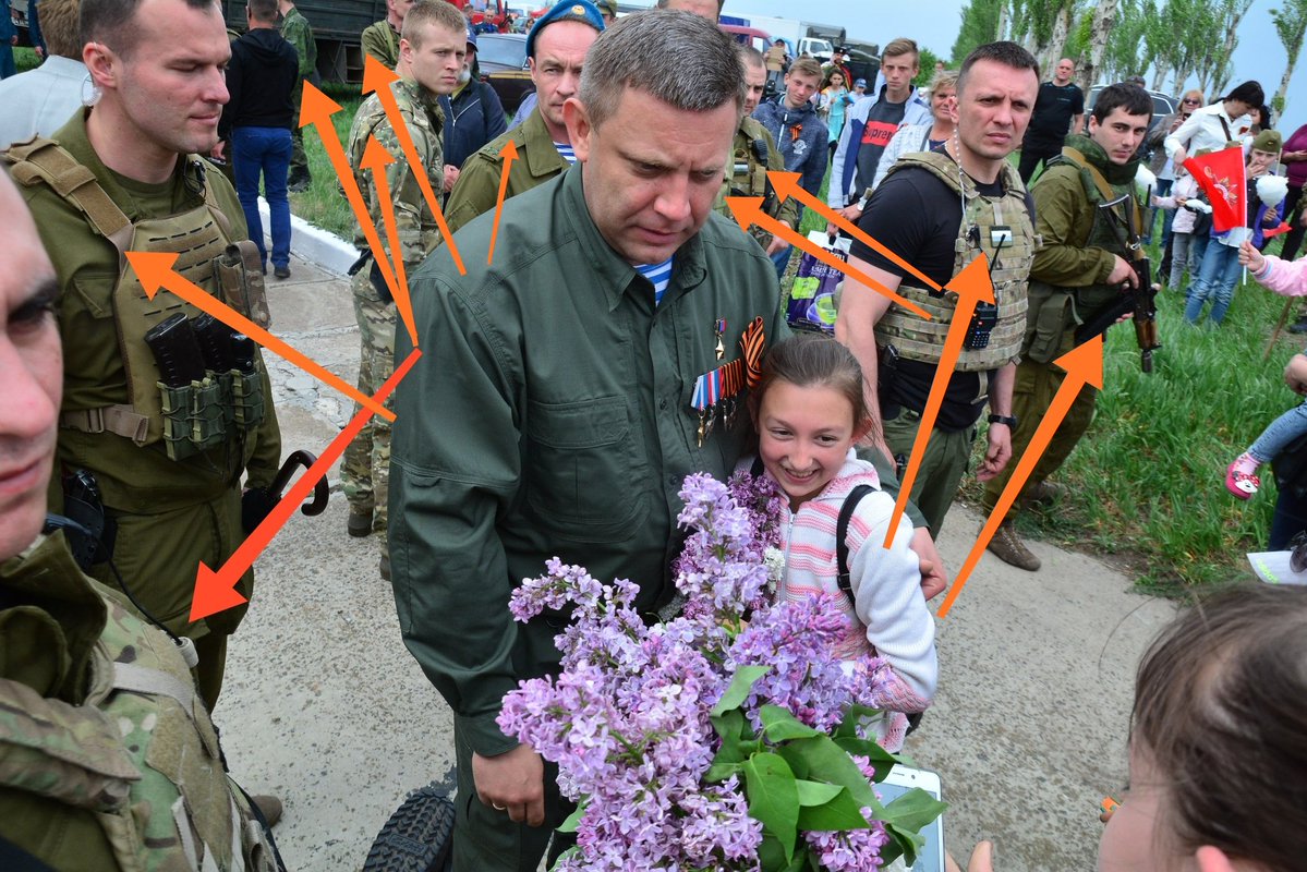Соцсети смеются над фото Захарченко в Донецке: главарь "ДНР" поразил Сеть знаковой деталью