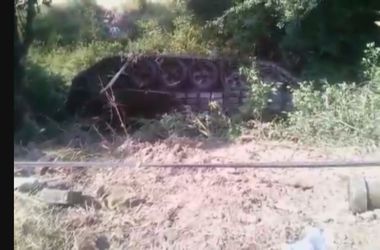 В Крыму танк с «КамАЗа» улетел в кювет и создал 10-километровый затор