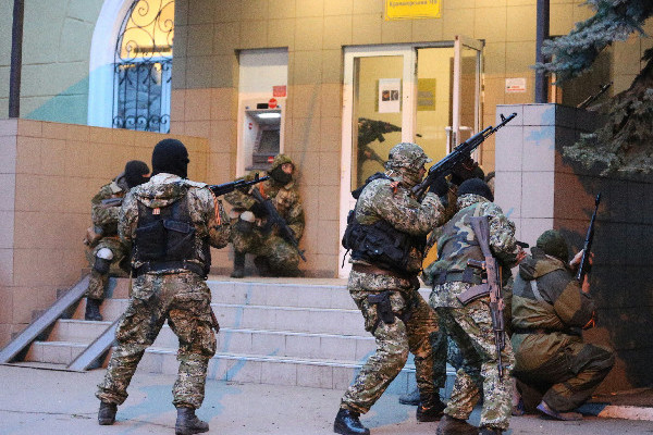 Очередной вооруженный захват в Донбассе: На этот раз - регионального управления НБУ