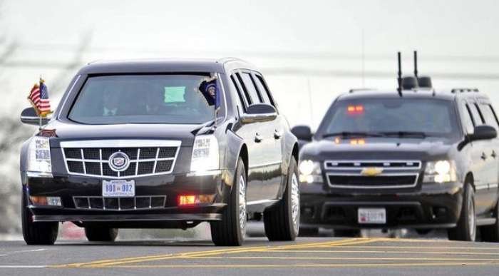Автомобиль из кортежа американского президента Дональда Трампа "сбил" полицейского в Давосе: СМИ выяснили важные детали - кадры