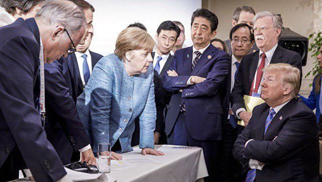 "​Рашн водка" и Трамп в детском кресле: фото с саммита G7 сподвигло соцсети на создание фотожаб