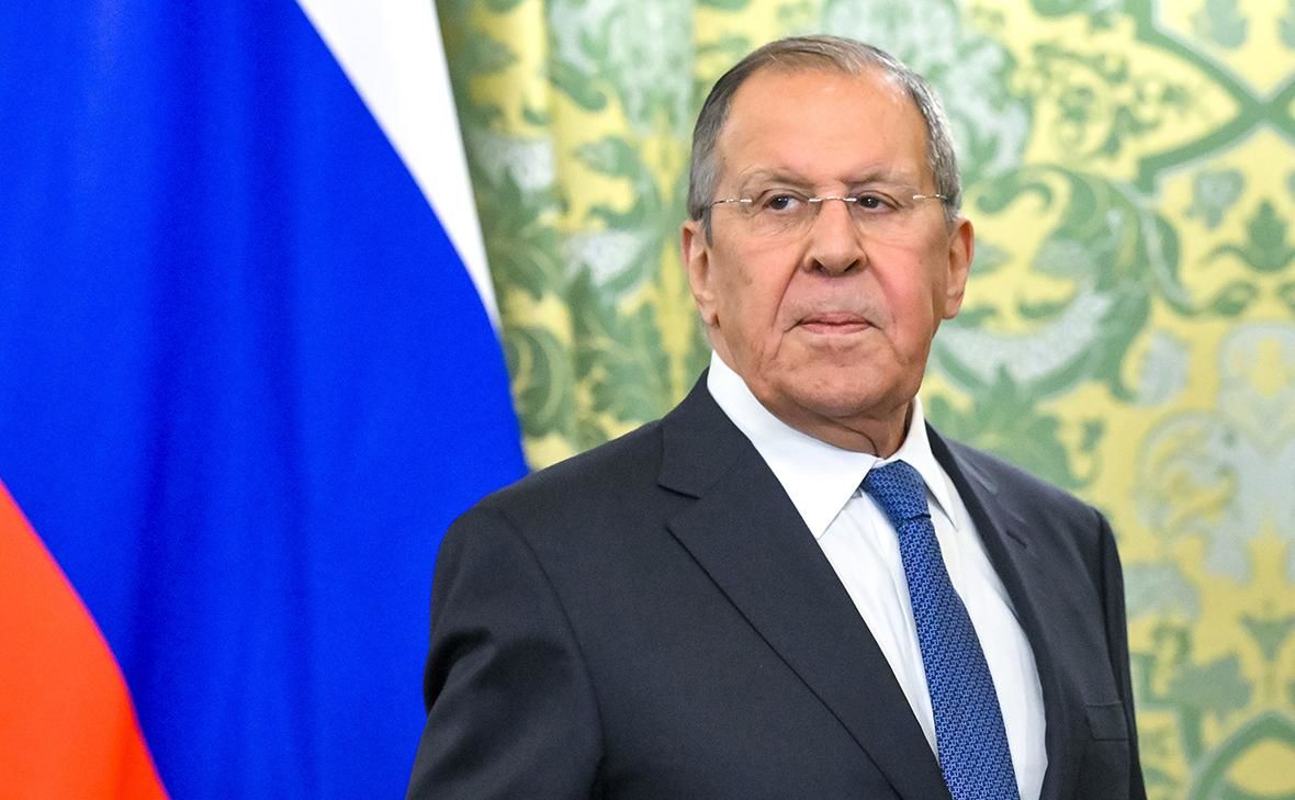  "Хорошенькие девушки" из Молдовы и курение сигар: имя Лаврова многократно всплывает в файлах Эпштейна