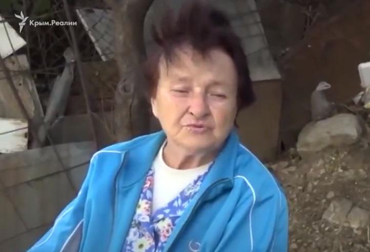 "Это все Америка нас травит!" – пользователей Сети насмешил "меткий" комментарий крымской пенсионерки - кадры