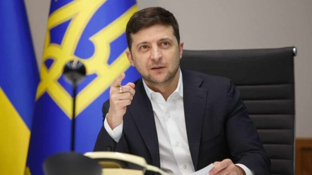 Украинцы ответили, как изменилась их жизнь за год президентства Зеленского, и назвали невыполненные обещания