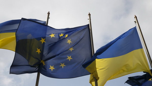 Евросоюз предупредил Украину о возможном прекращении безвиза и сказал, как можно этого избежать