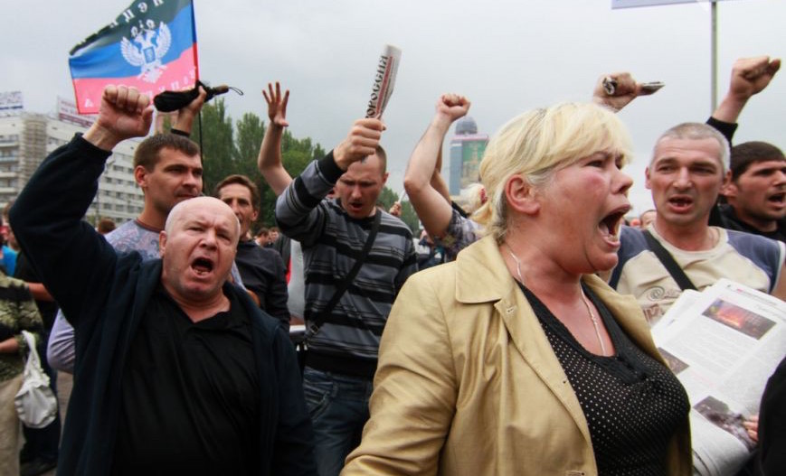"Не для этого в 2014-м мы шли на референдум!" - после решения властей "ДНР" боевики угрожают социальным бунтом в Ясиноватой 