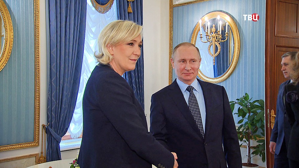 ​"Встреча Путина с Марин Ле Пен в марте 2017 года даже хуже танцев с Януковичем в 2004 году", - российский журналист указал Путину на его провал с выборами во Франции