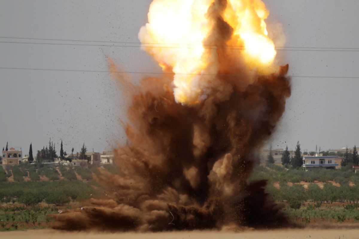 Песков: удары по “ИГИЛ” - это не акция возмездия. Сирийская оппозиция: РФ кассетными бомбами уничтожила лагерь беженцев