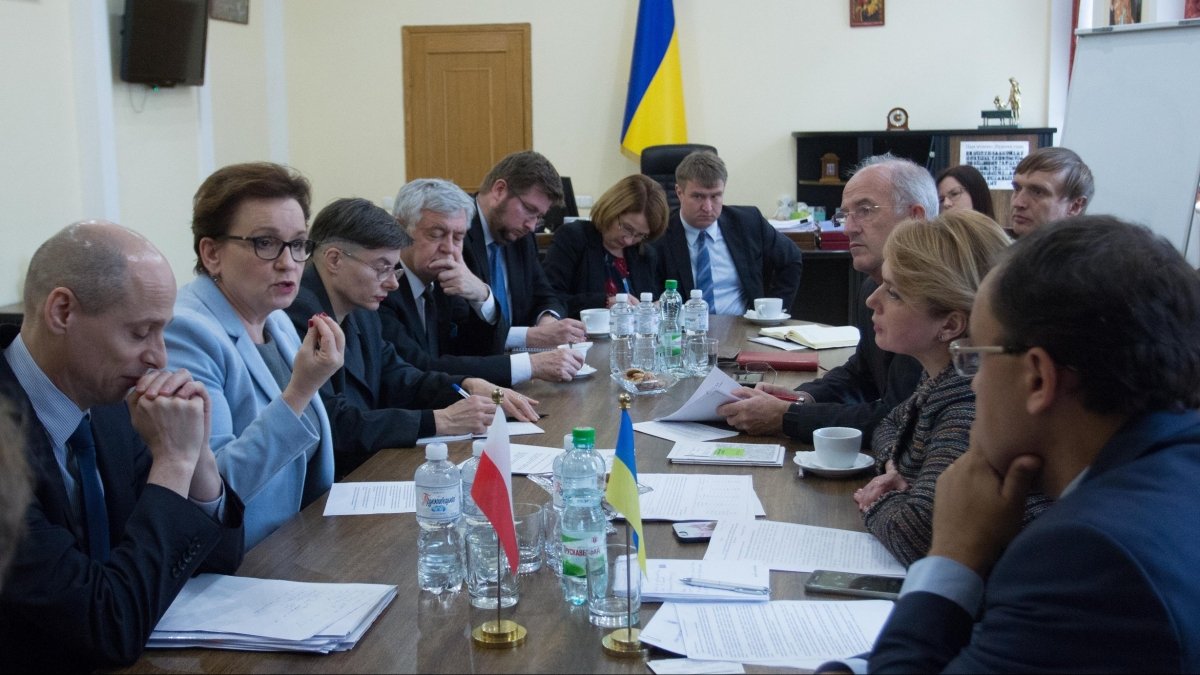 Киев и Варшава придумали, как преодолеть скандал о языках нацменьшинств: Украина и Польша примут "мировую" декларацию про изучение языков