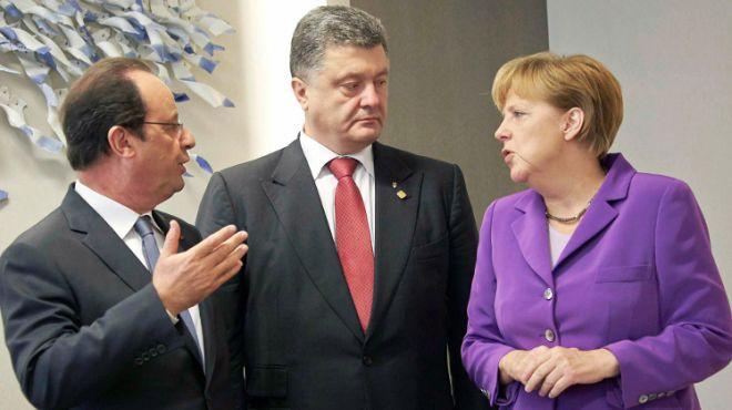 Олланд, Меркель и Порошенко провели телефонную беседу перед встречей в Париже