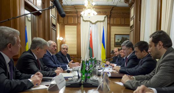 Украина и Беларусь начали переговоры в расширенном составе