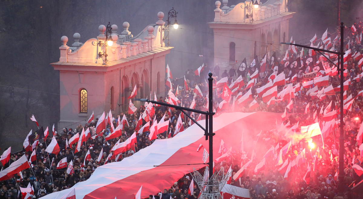 "Это не шутки, это очень серьезный вызов! Это демонстрация глубокого кризиса в Польше", - историк прокомментировал парад националистов в Варшаве, на котором праворадикалы заявили о возвращении Львова и Вильнюса