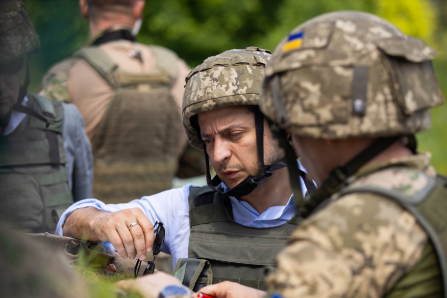 ​Зеленский принял громкое решение по иностранным добровольцам АТО/ООС, Украина впечатлена