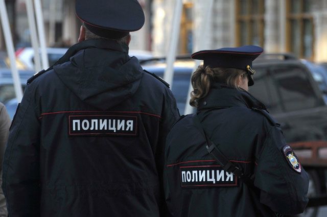  Шокирующие замашки российских силовиков: в районе Арбата полицейские поймали и отвезли в участок малолетнего ребенка, который читал стихи вслух - соцсети