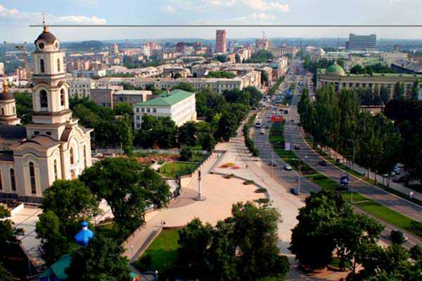 Донецкий горсовет: в городе относительно спокойно, взрывы слышны со стороны Макеевки и Ясиноватой