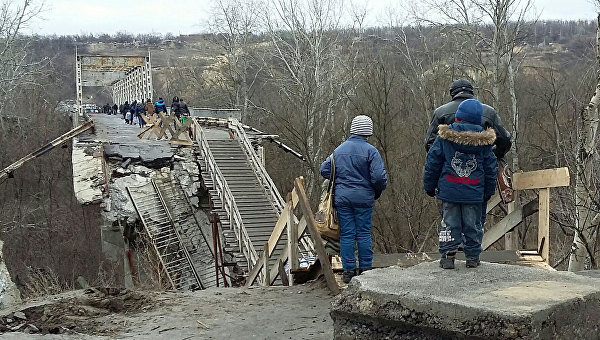 Луганская ОВГА: Закрытием КПВВ в Станице Луганской террористы "ЛНР" пытались удержать "своего избирателя". Там ведь 2 октября "праймериз"