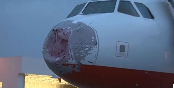 "Фантастическое спасение, Акопов - настоящий ас": душераздирающее видео из разбитого градом самолета в Стамбуле, пассажиры плакали и прощались с жизнью - кадры