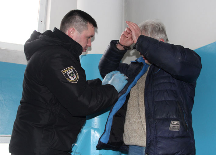 На Черниговщине злоумышленники похитили миллион из банкомата, используя "высокие технологии" – кадры
