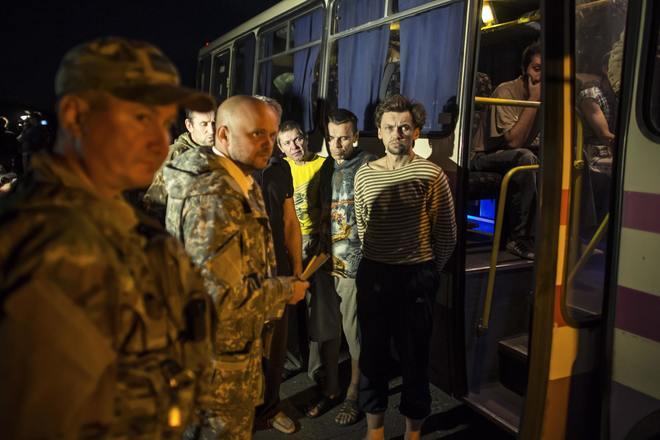 Российские СМИ: Пять пленных украинских военных решили остаться на территории ДНР