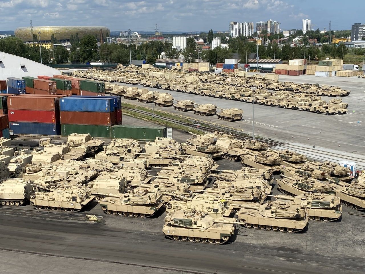 "Атлантическая решимость": сотни танков армии США у границ России попали на фото