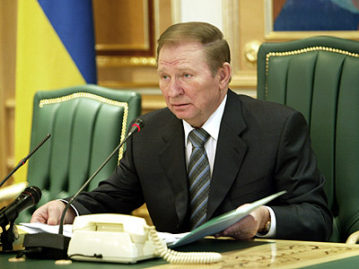 ​Леонид Кучма сообщил о согласовании пофамильных списков по обмену пленными