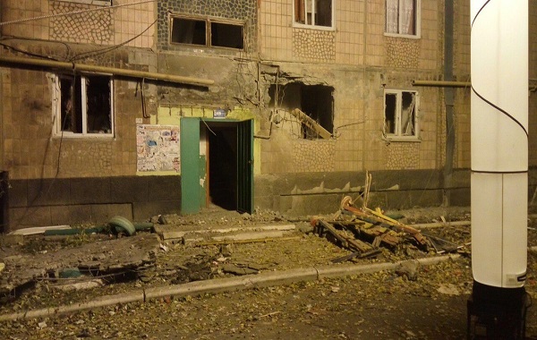 Донецк весь вечер слушает залпы: боевики после обстрела "для картинки" Макеевки накрывают артиллерией Марьинку