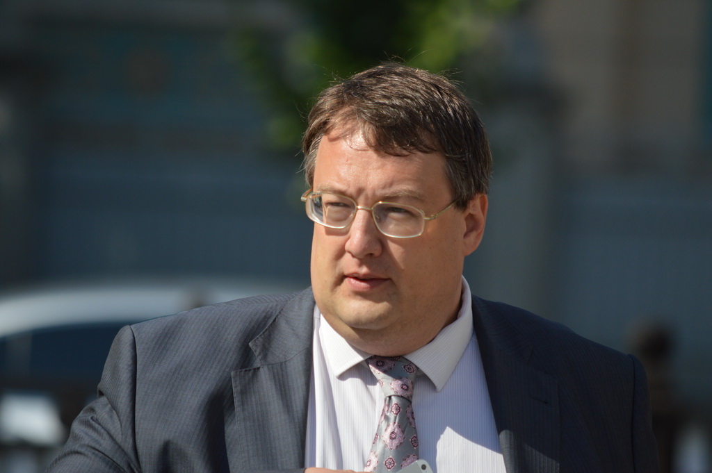 Геращенко: Запорожский ГАИшник, избивший донецкого водителя, уволен