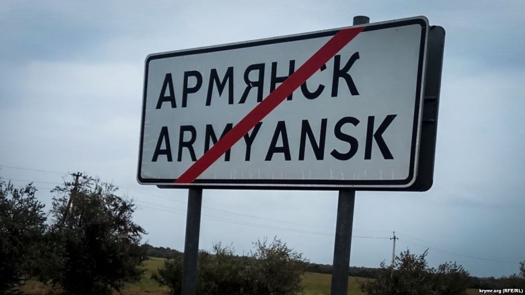 Новые кадры убийственной катастрофы в Армянске: кислота "дожевывает" трупы животных на улице, люди на пределе