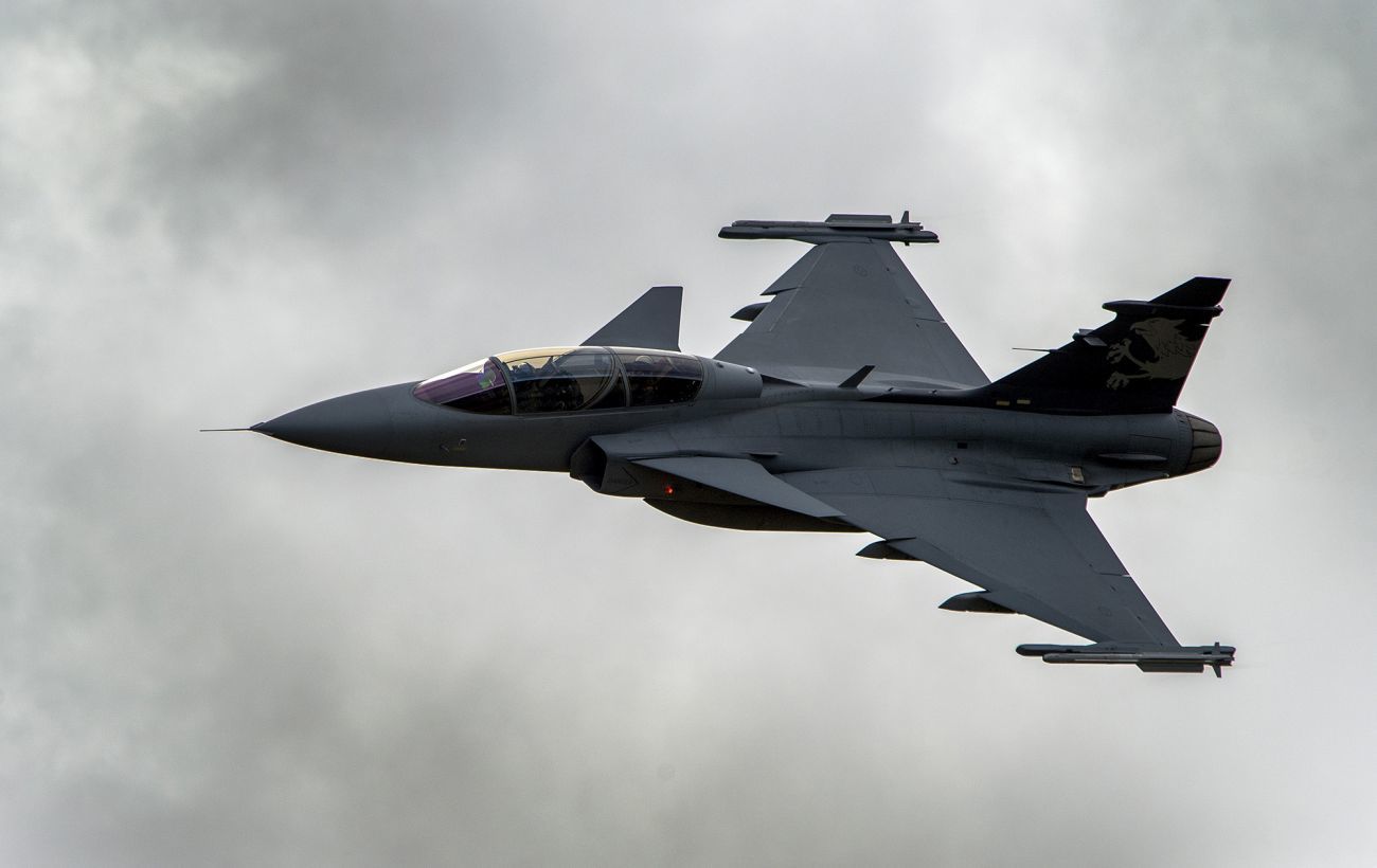 Швеции советуют пока не передавать Украине истребители Gripen – министр Йонсон