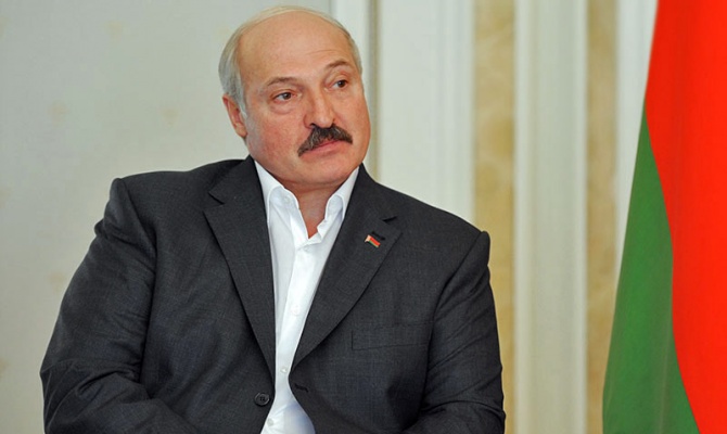 Лукашенко поблагодарил Украину за своевременную оплату договоров и упрекнул в обратном "другого соседа"