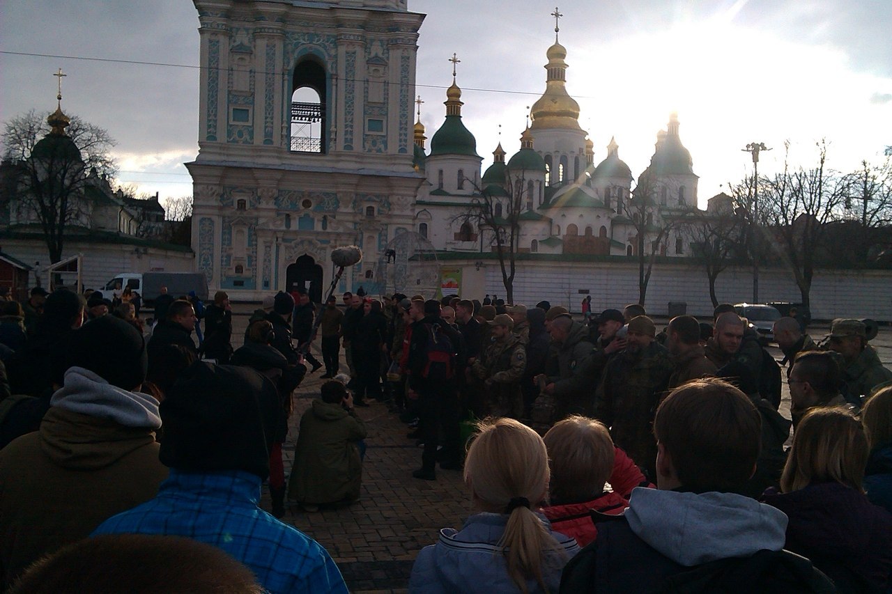 Бойцы "Азова" отправились в зону АТО из Киева