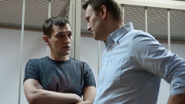 Юристы Общественной палаты РФ назвали приговор братьям Навальным "справедливым и ожидаемым"