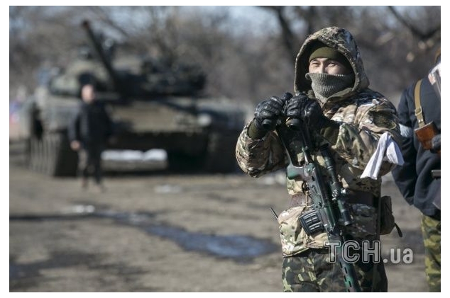 Российские военнослужащие из Бурятии издеваются над жителями оккупированных территорий Донбасса