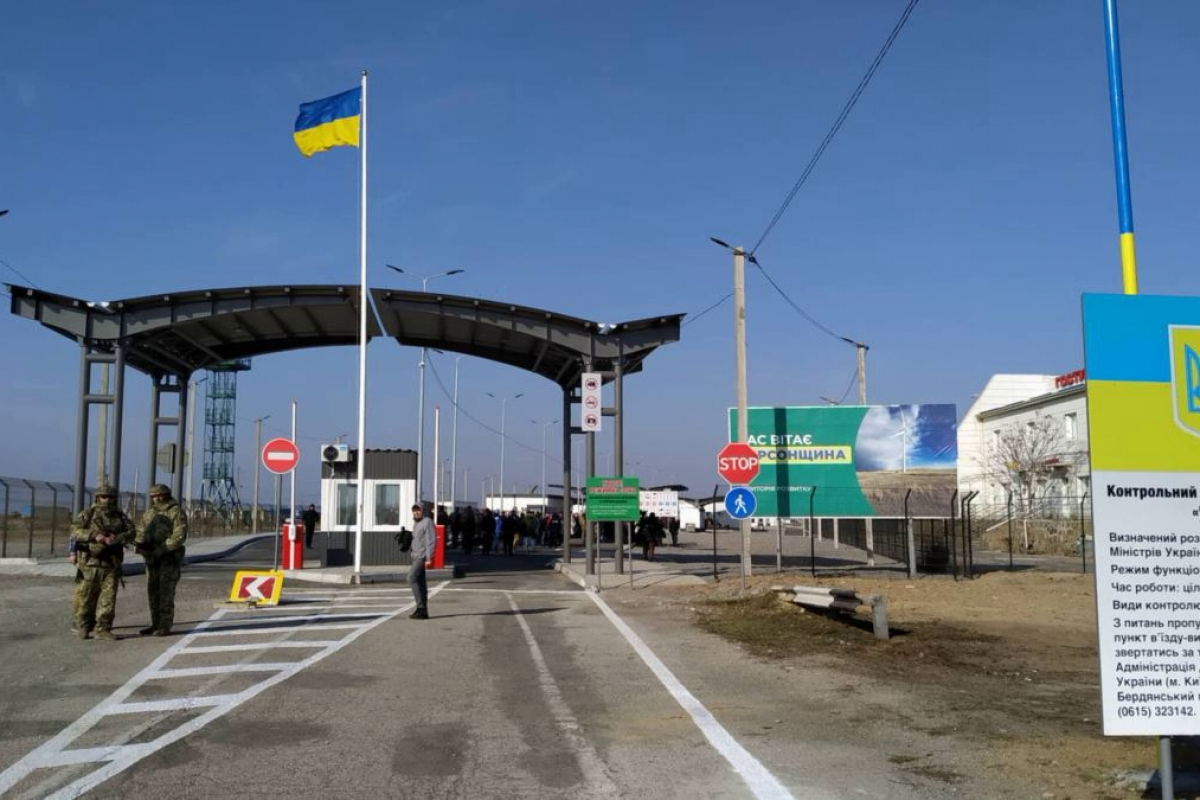 Админграница с Крымом заблокирована после приказа Зеленского: какие категории граждан не затронет запрет