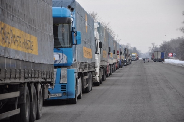 Фонд Рината Ахметова: в Донецк прибыла очередная автоколонна гуманитарной помощи