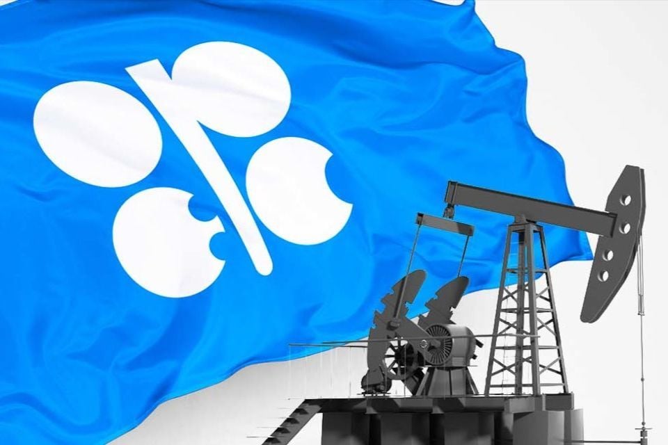 ​OPEC+ вновь меняет курс: умеренный прирост добычи может повлиять на цены и на Россию