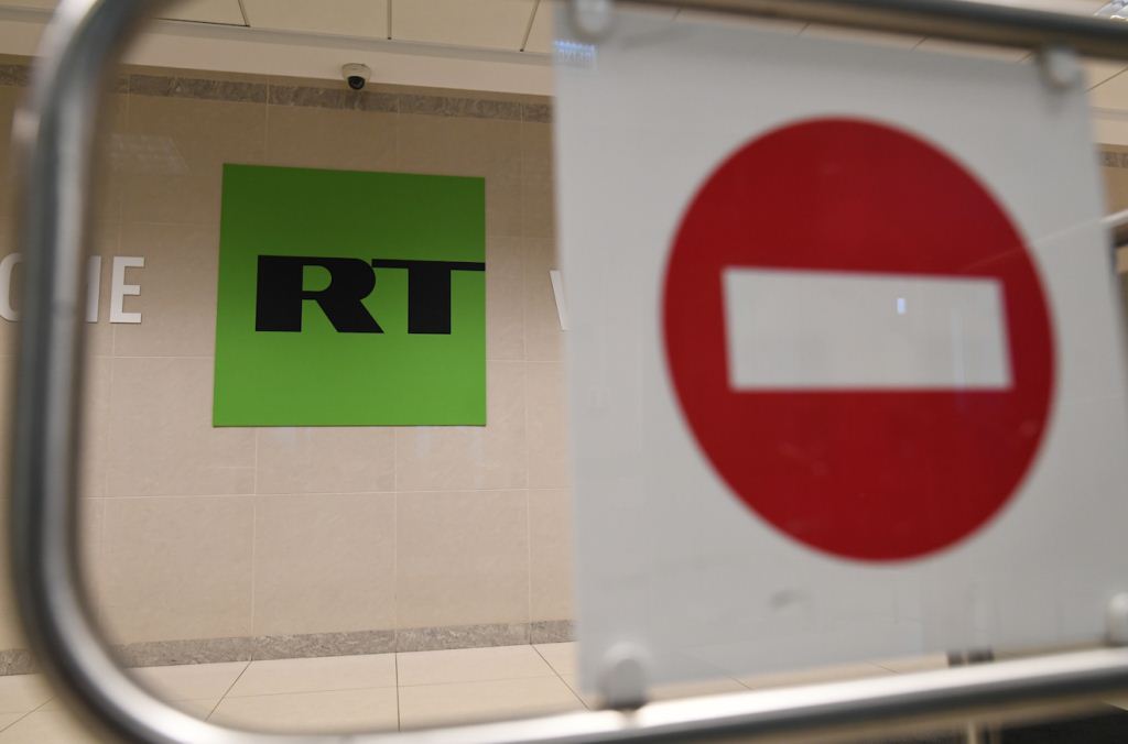 Канал RT поплатился за фейк-новости: Британия больно ударила по пропагандистке Симоньян - Reuters