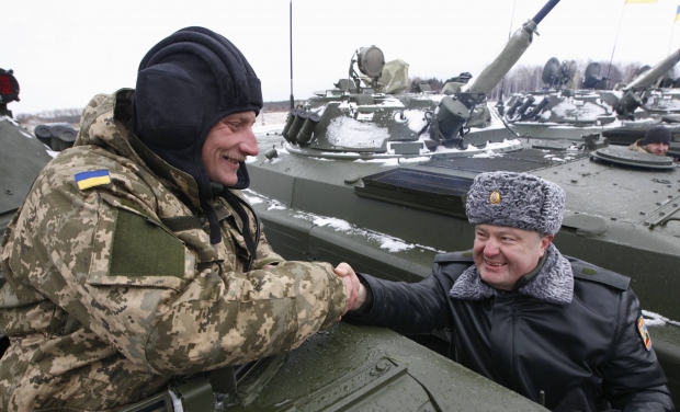 Порошенко: Украинская армия на 100% восстановила боеспособность