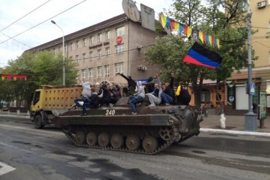 Пьяные боевики "ДНР" у руля: подробности смертельного столкновения двух БМП под Донецком