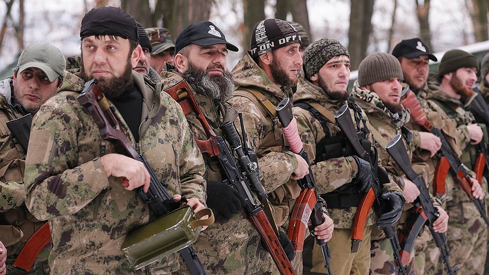 Пророссийские боевики бьют зажигательными снарядами из пригорода Донецка