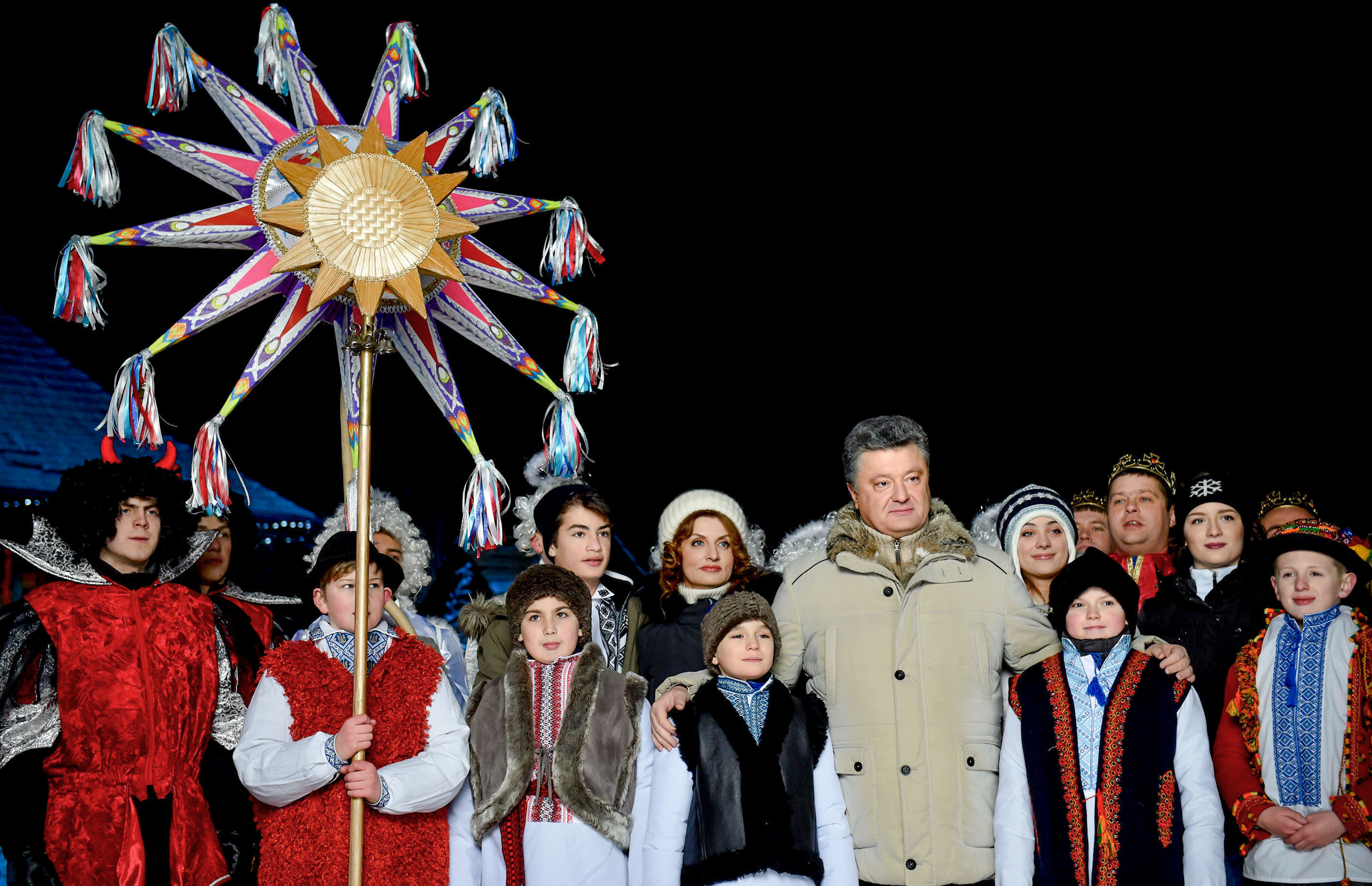 Порошенко в рождественском поздравлении пообещал украинцам победу