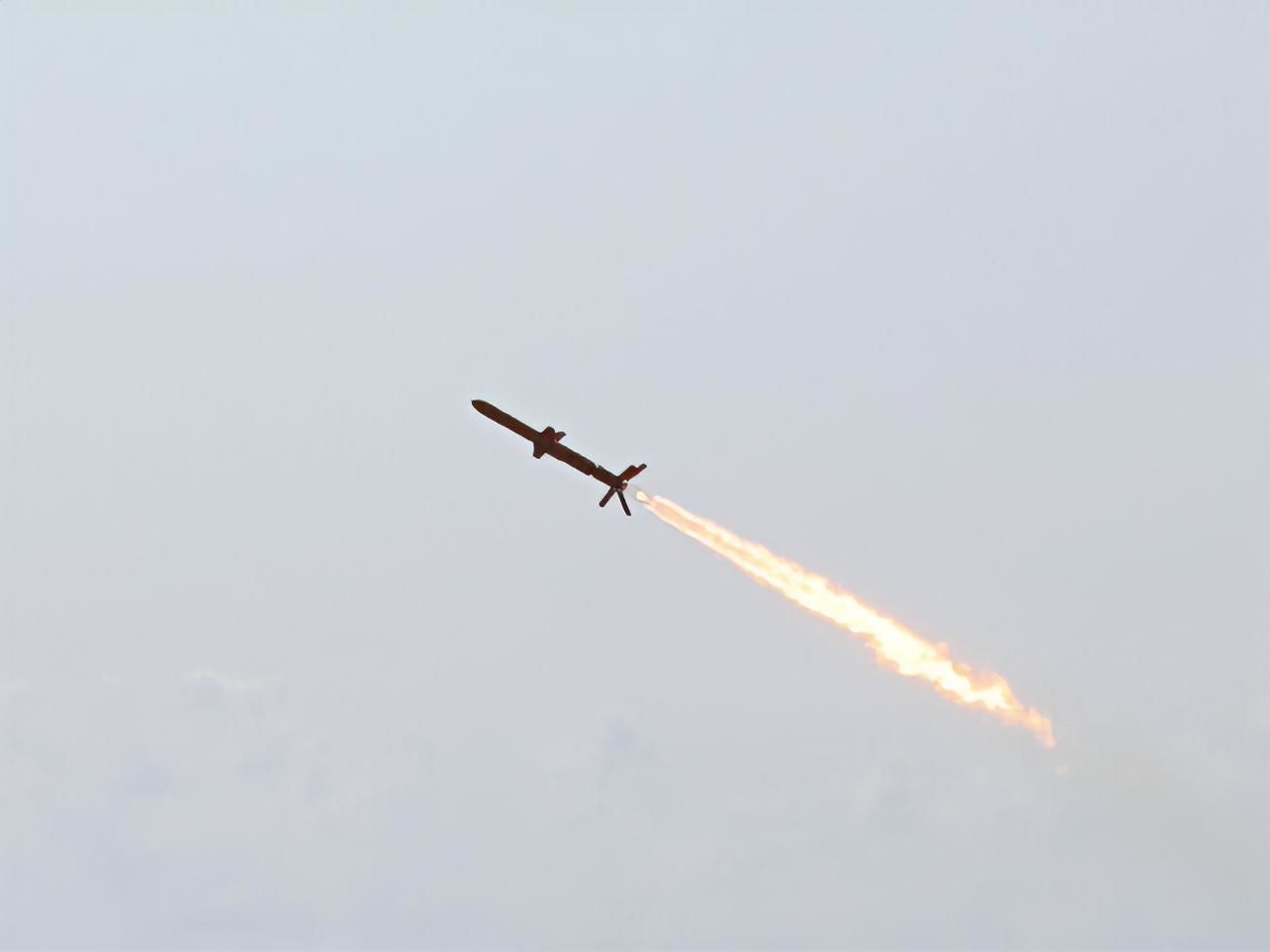 Оккупанты РФ разрушили аэропорт Кривого Рога - били ракетой Х-59