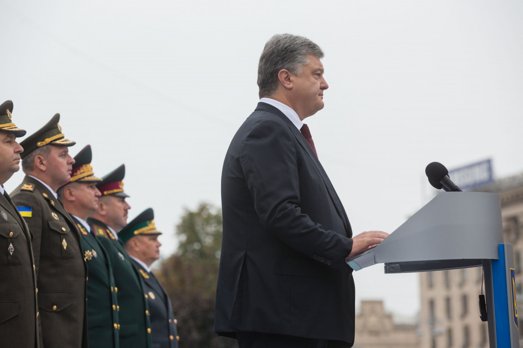 Порошенко отметил консулов Украины в Москве и Ростове, наградив их за преданность работе