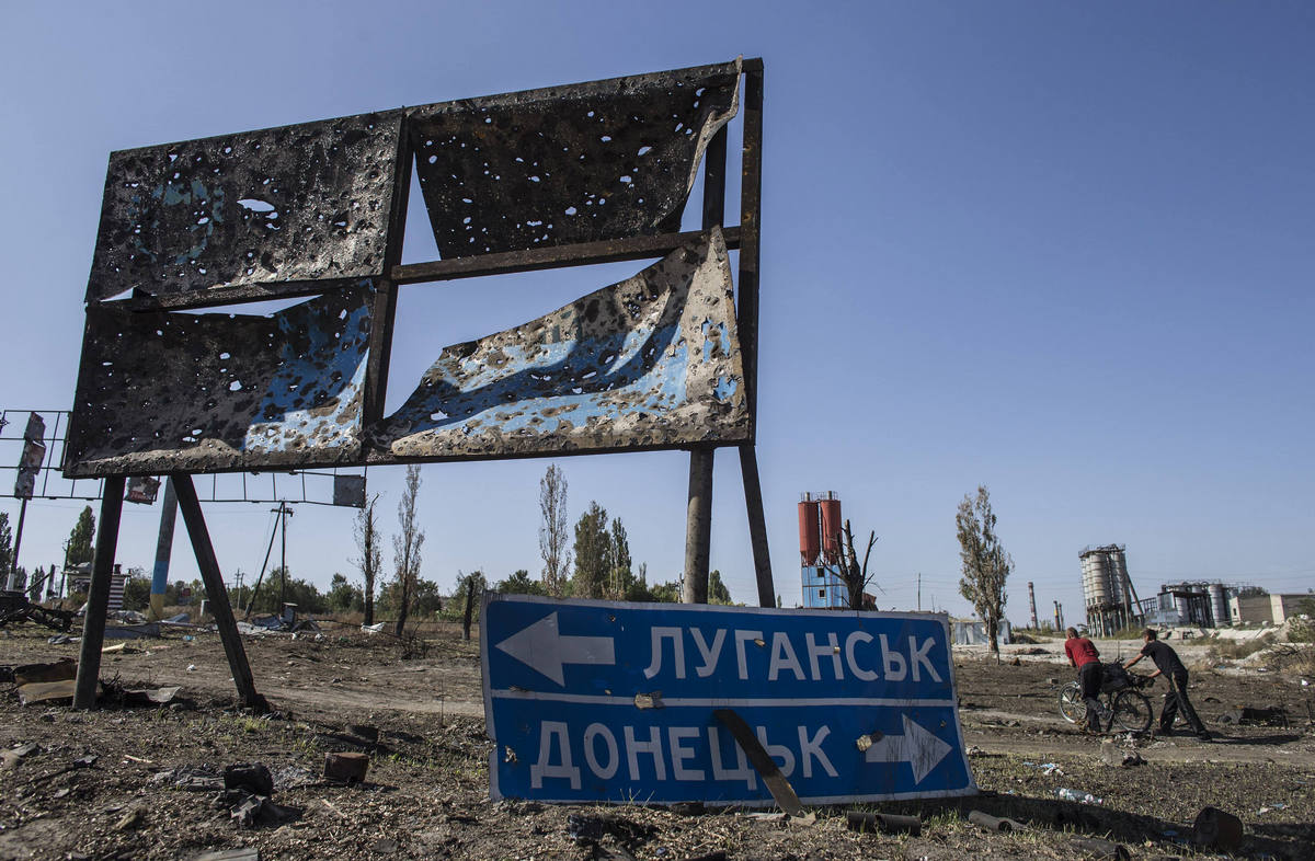 ​Террористы "ДНР" прозрели по поводу РФ: "Так Донбасс еще не грабили, нужно нагнуть зарвавшихся ск***в"