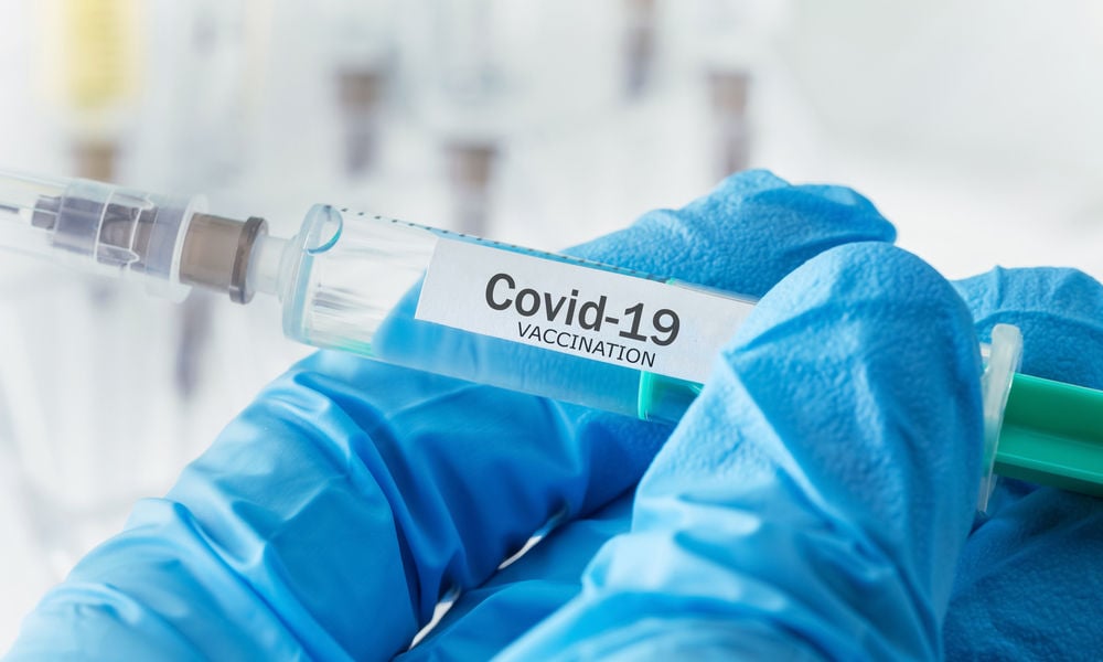"Действует как сирена": ученые открыли неожиданный эффект вакцин против COVID-19 