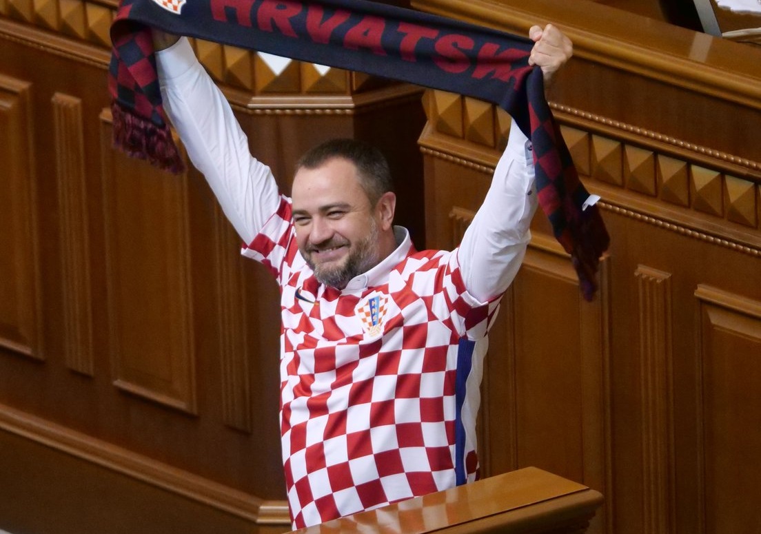 Украина сама выплатит штраф хорвата ФИФА: заявление президента ФФУ в футболке Хорватии разозлило РФ